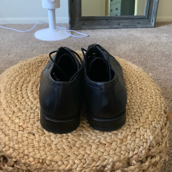 Black Oxford Dress Shoe - Picture 3 of 4